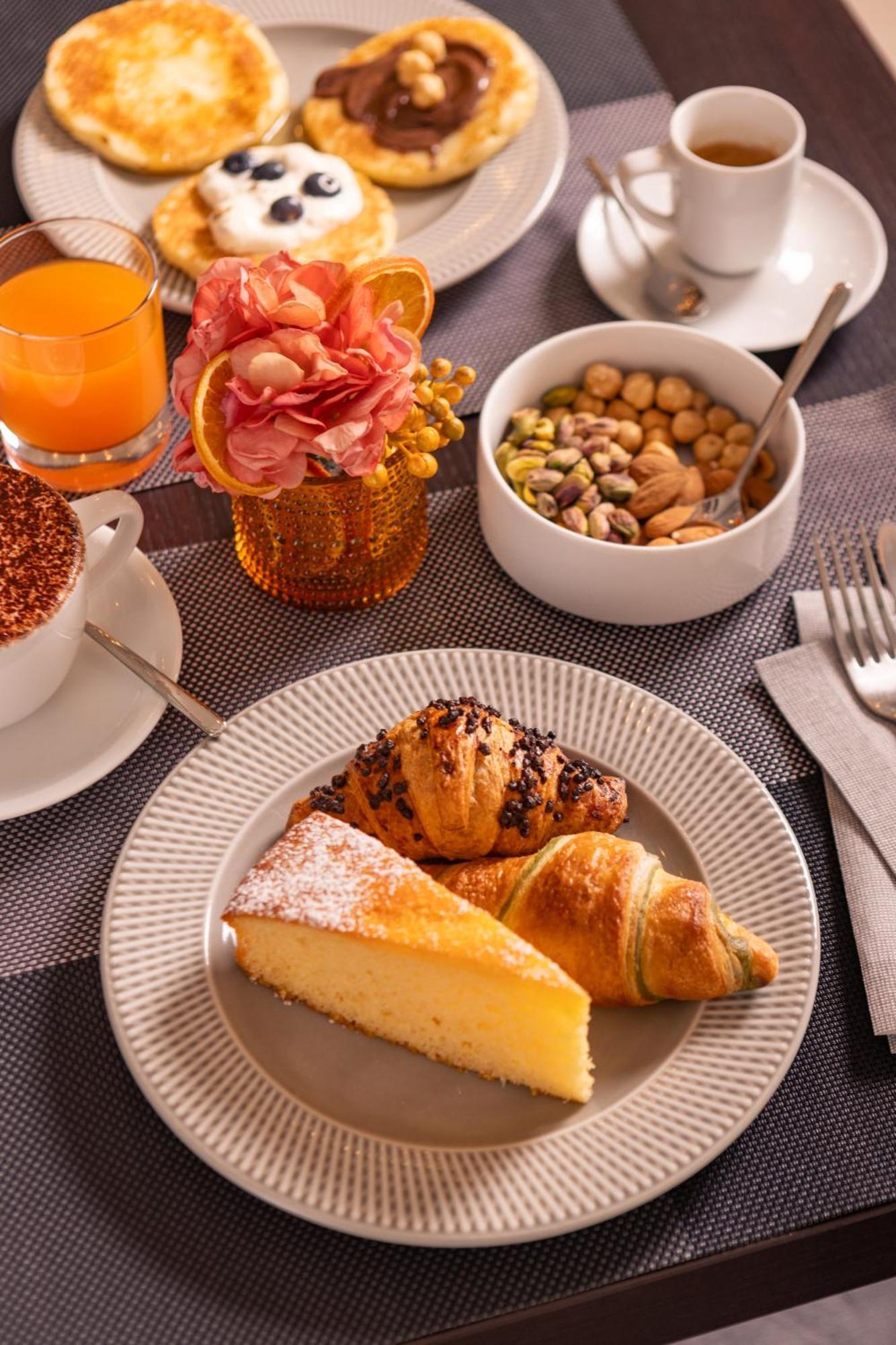 Hotel Royal Falcone Монца Екстериор снимка