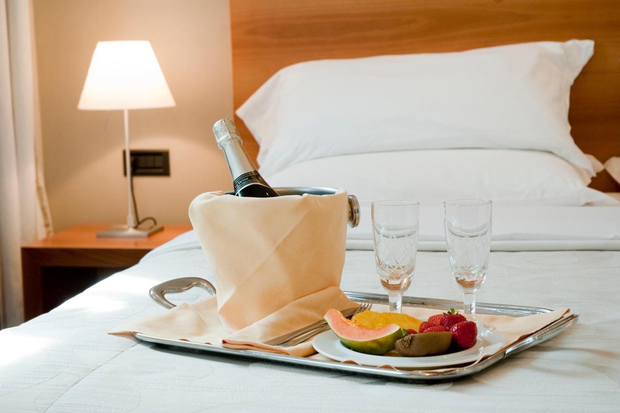 Hotel Royal Falcone Монца Екстериор снимка