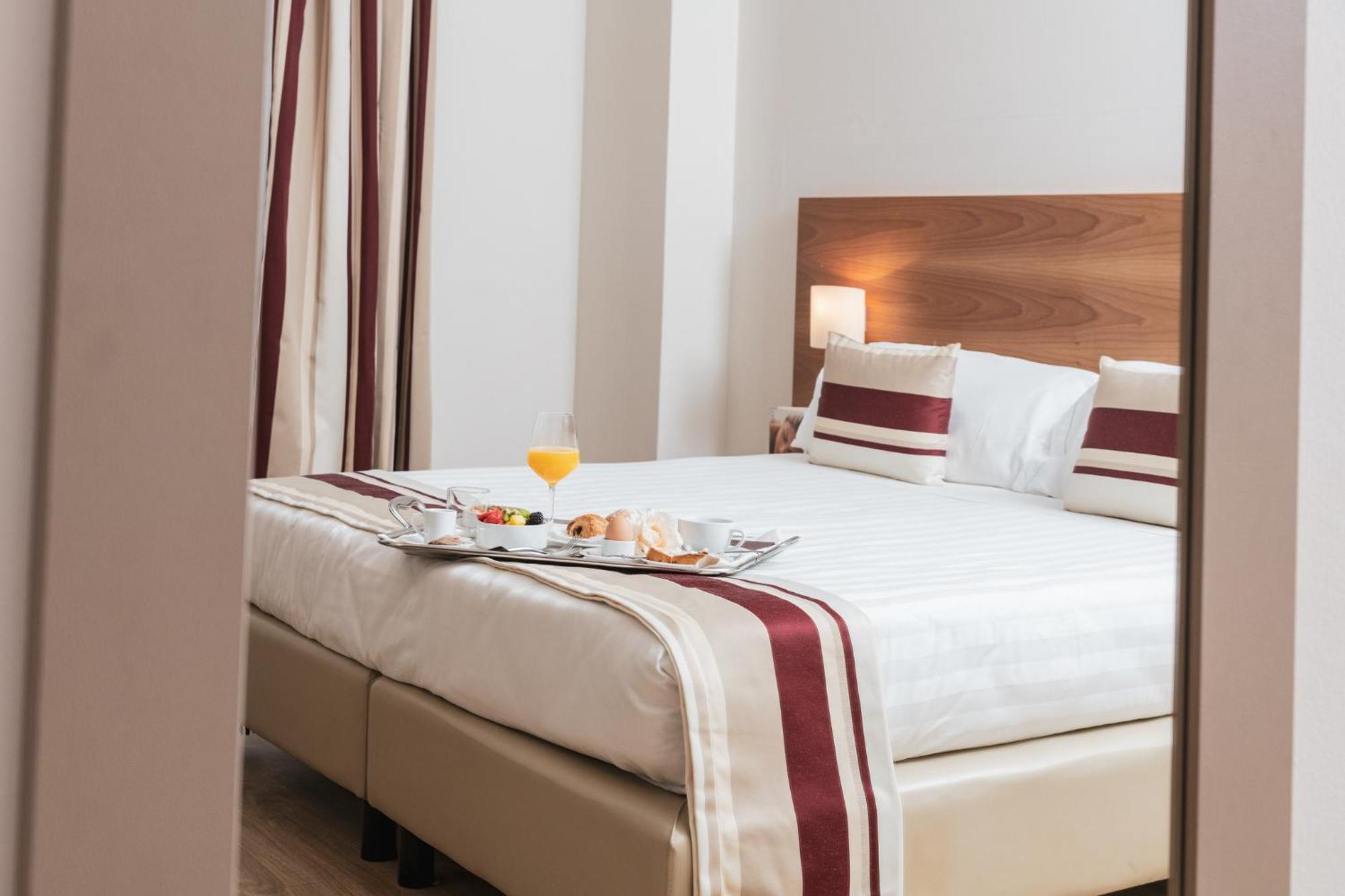 Hotel Royal Falcone Монца Екстериор снимка